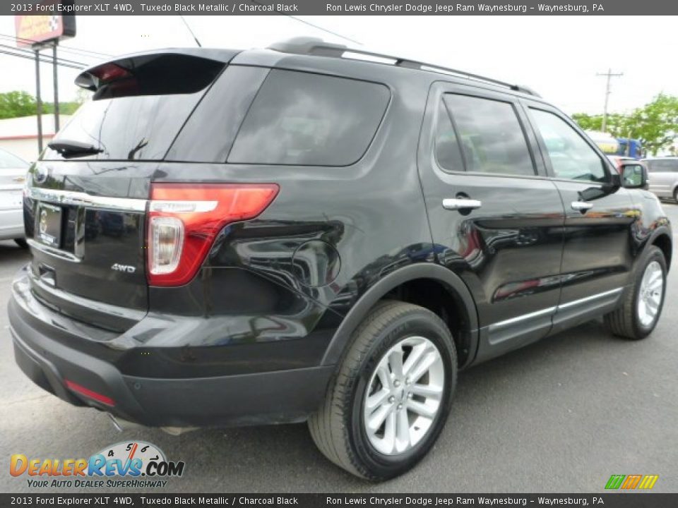 2013 Ford Explorer XLT 4WD Tuxedo Black Metallic / Charcoal Black Photo #6