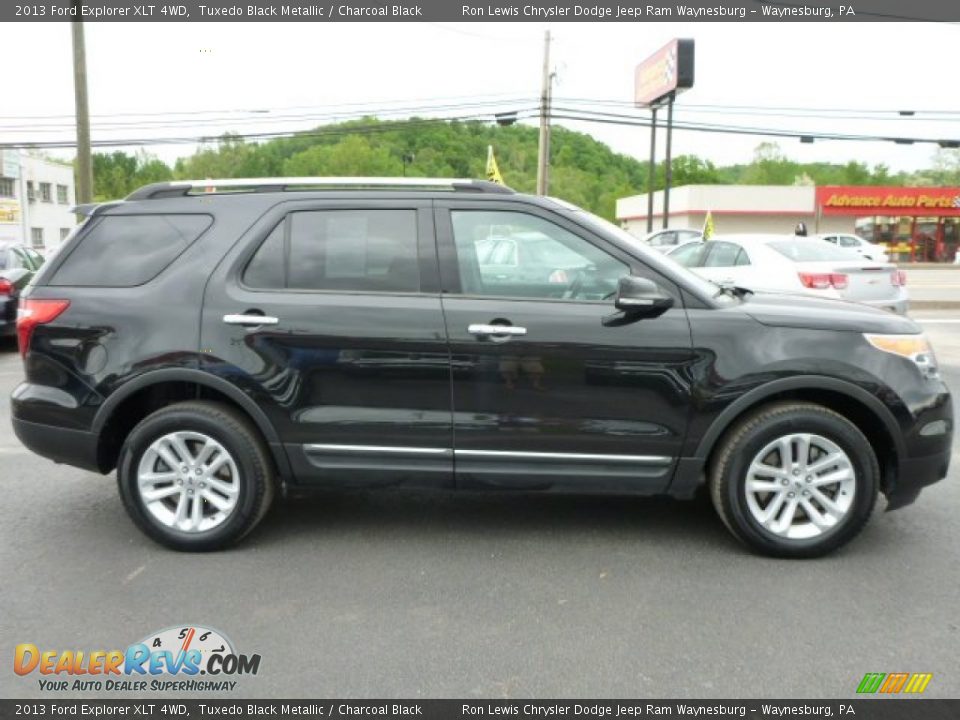 2013 Ford Explorer XLT 4WD Tuxedo Black Metallic / Charcoal Black Photo #7