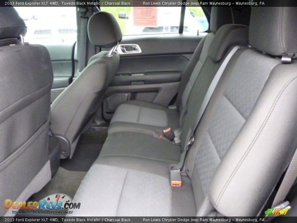 2013 Ford Explorer XLT 4WD Tuxedo Black Metallic / Charcoal Black Photo #12