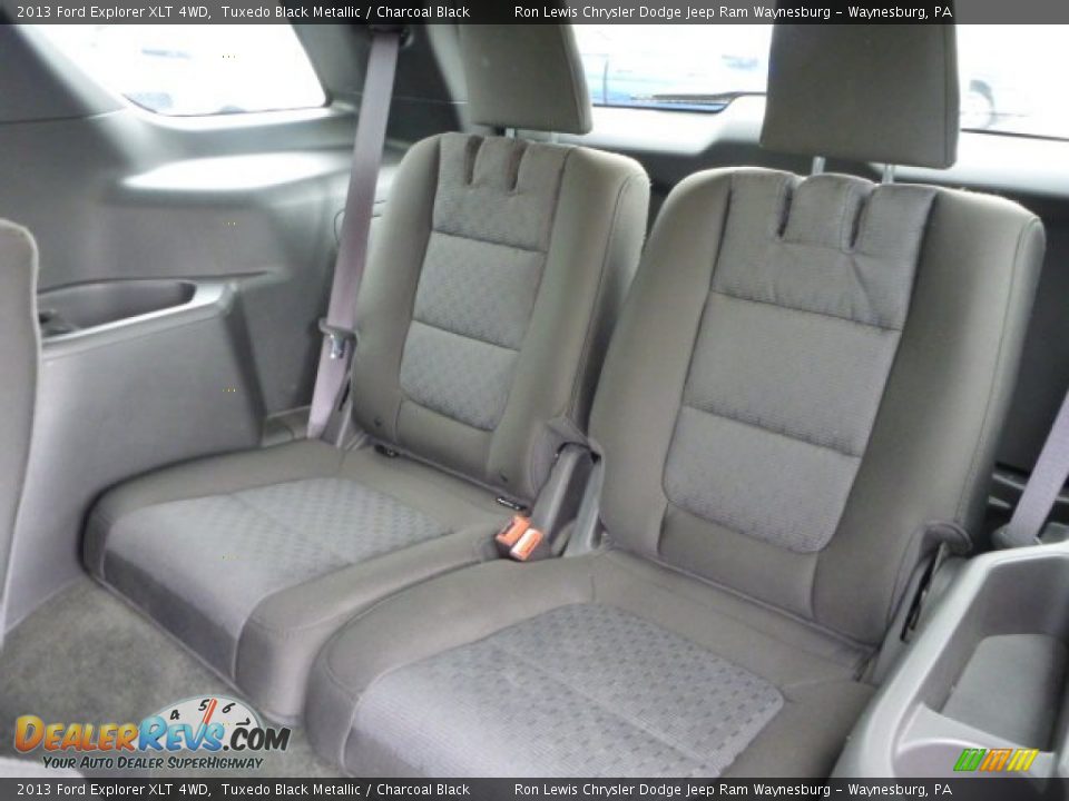 2013 Ford Explorer XLT 4WD Tuxedo Black Metallic / Charcoal Black Photo #13