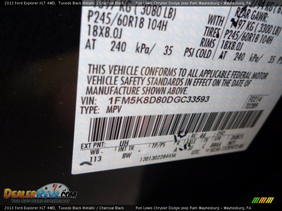 2013 Ford Explorer XLT 4WD Tuxedo Black Metallic / Charcoal Black Photo #16