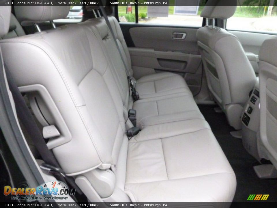 2011 Honda Pilot EX-L 4WD Crystal Black Pearl / Black Photo #13