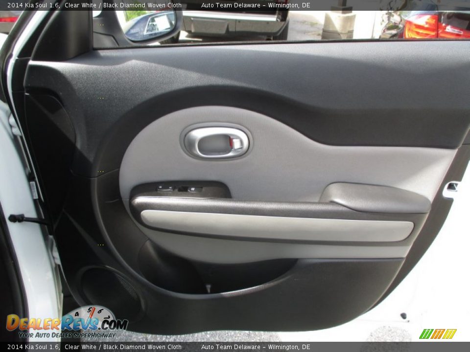 2014 Kia Soul 1.6 Clear White / Black Diamond Woven Cloth Photo #36