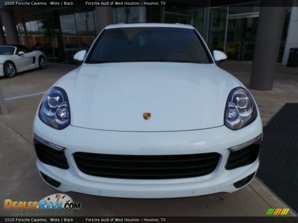2016 Porsche Cayenne White / Black Photo #2
