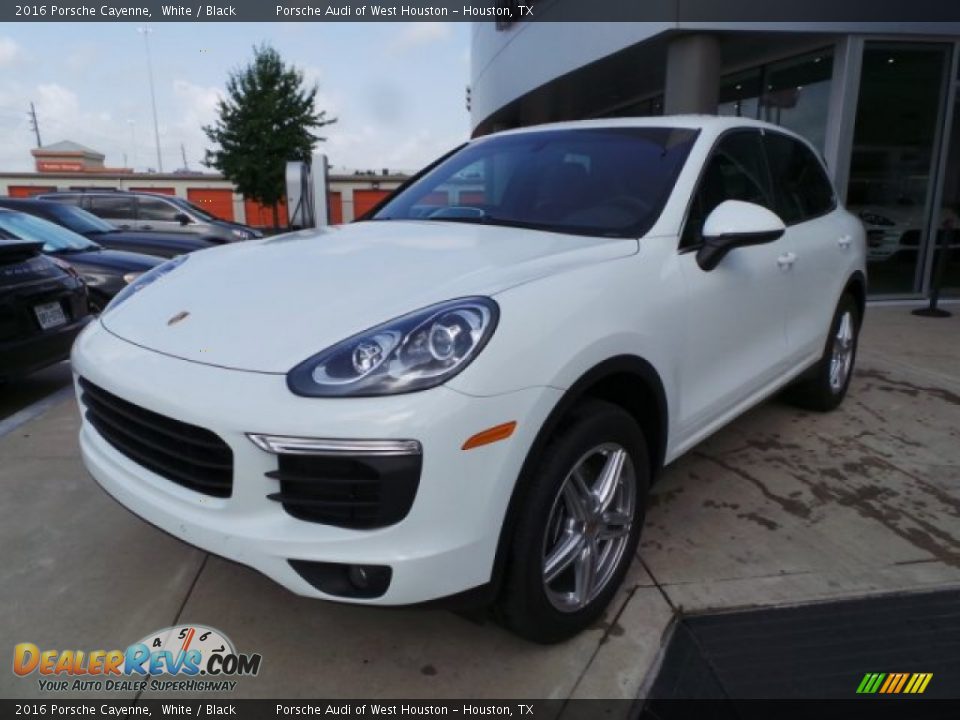 2016 Porsche Cayenne White / Black Photo #3