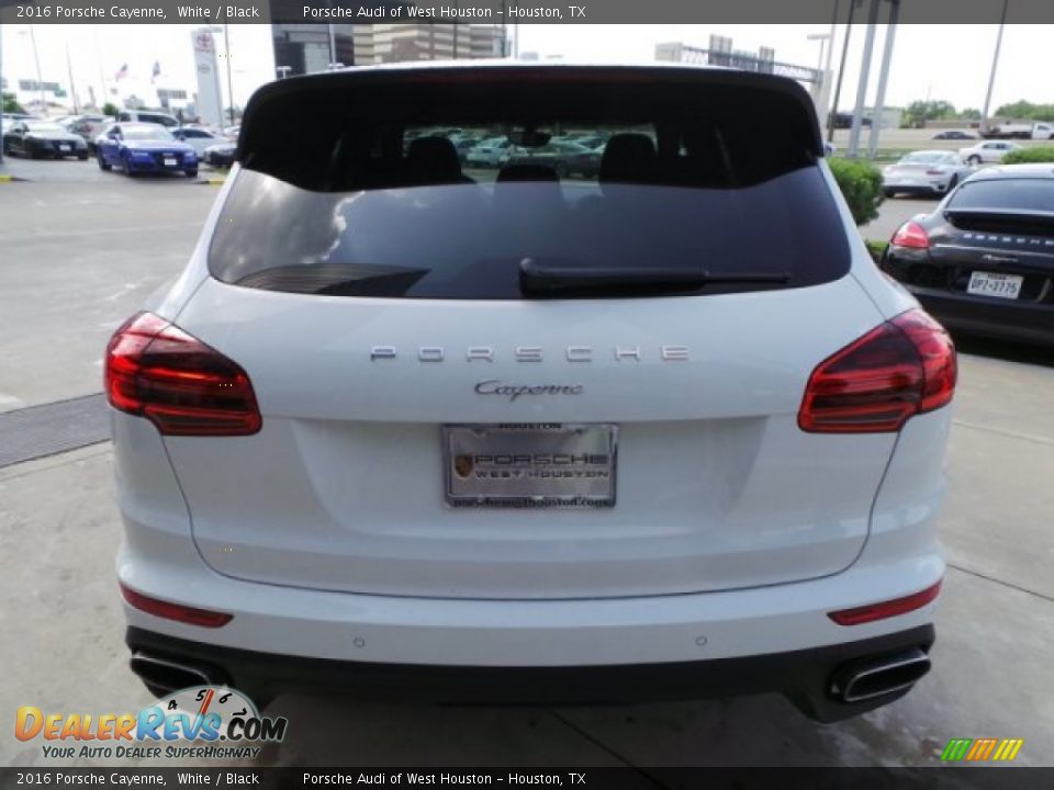 2016 Porsche Cayenne White / Black Photo #6