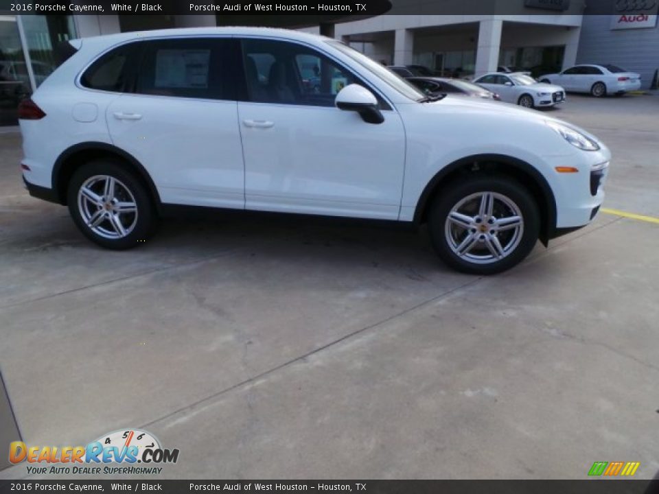 2016 Porsche Cayenne White / Black Photo #8