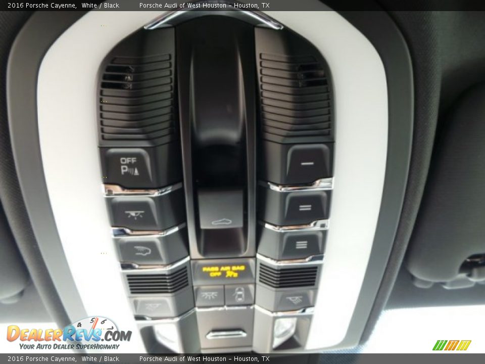 2016 Porsche Cayenne White / Black Photo #18