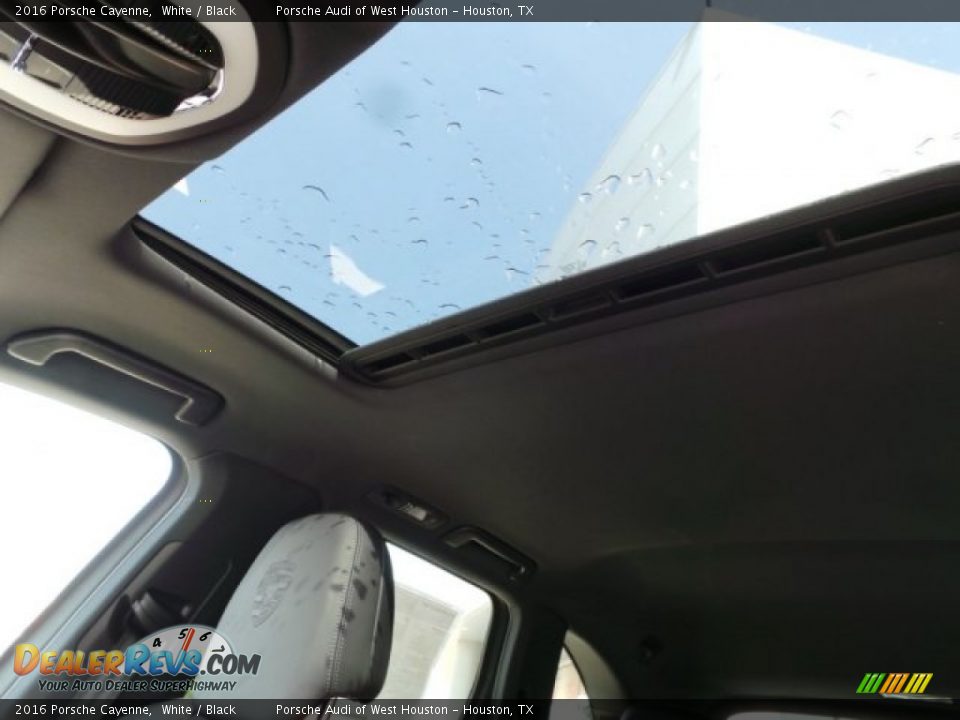 2016 Porsche Cayenne White / Black Photo #19