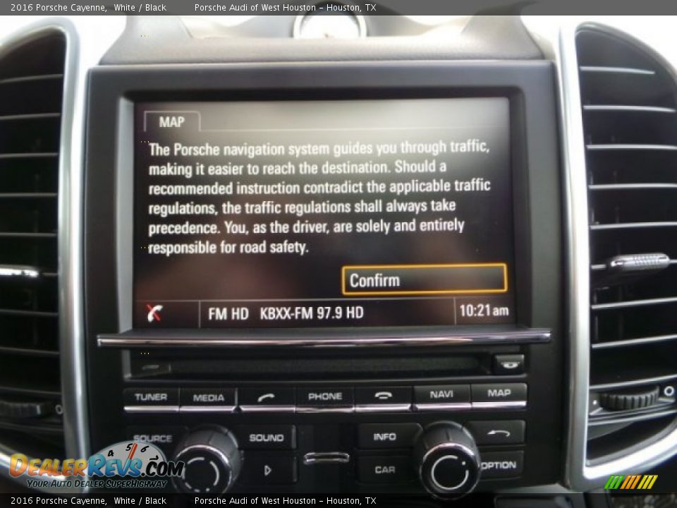 2016 Porsche Cayenne White / Black Photo #20