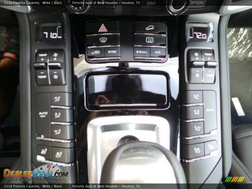 2016 Porsche Cayenne White / Black Photo #23