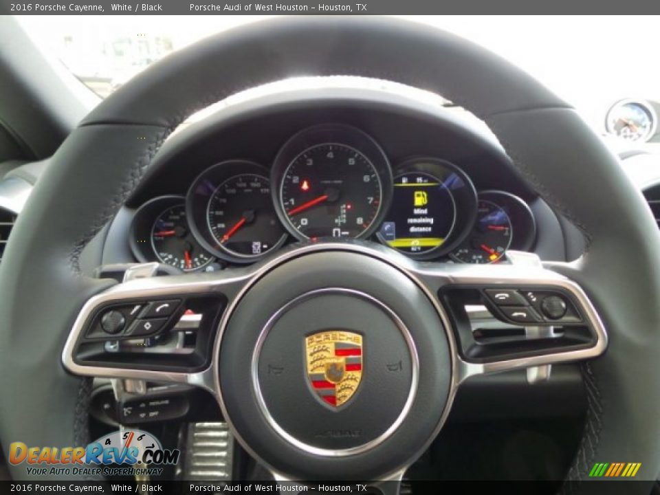 2016 Porsche Cayenne White / Black Photo #25