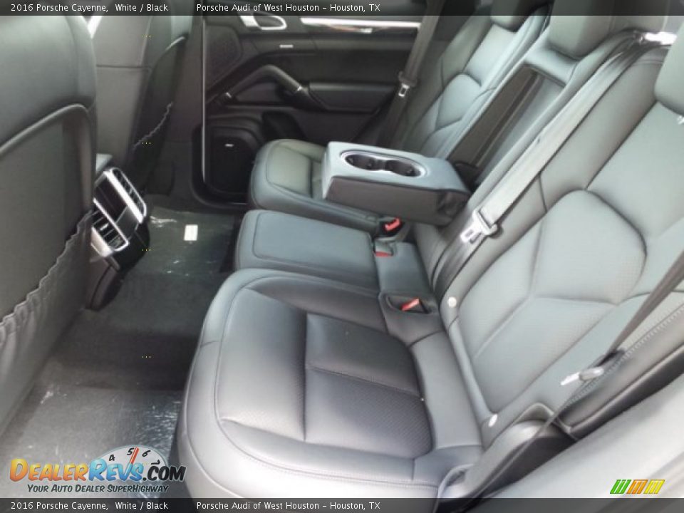 2016 Porsche Cayenne White / Black Photo #27