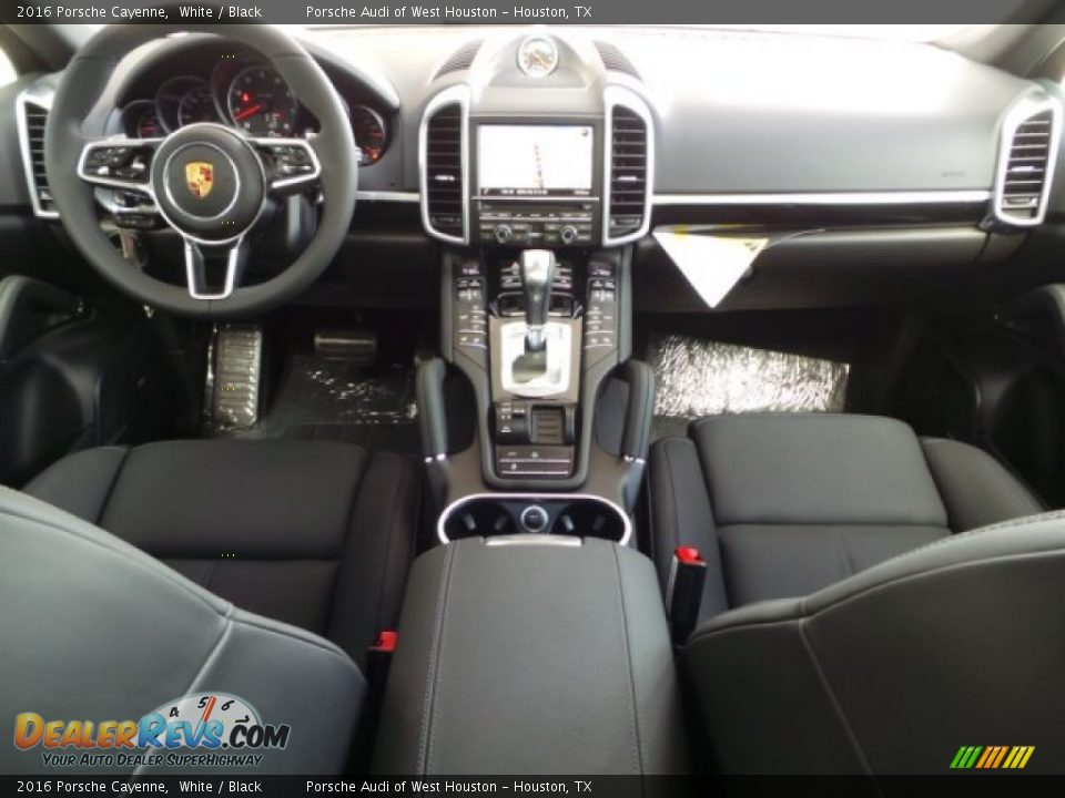 2016 Porsche Cayenne White / Black Photo #28