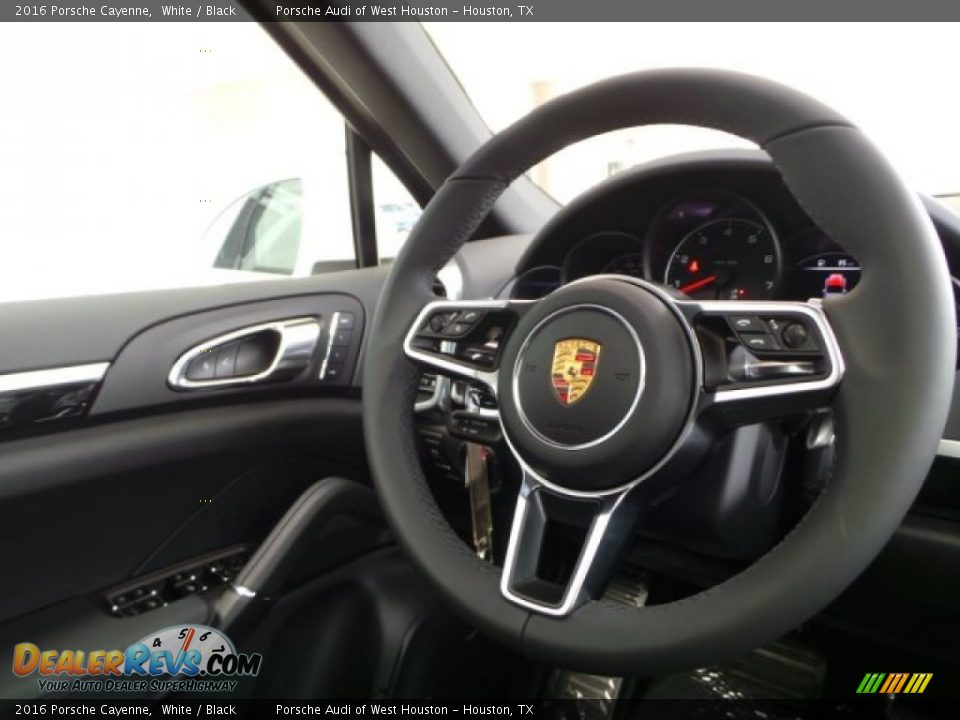 2016 Porsche Cayenne White / Black Photo #29