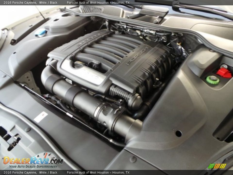 2016 Porsche Cayenne White / Black Photo #33