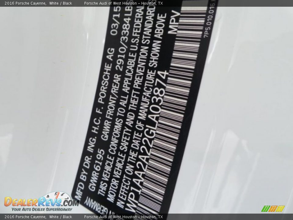 2016 Porsche Cayenne White / Black Photo #34