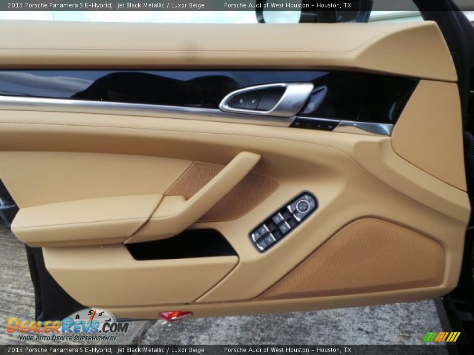 Door Panel of 2015 Porsche Panamera S E-Hybrid Photo #10