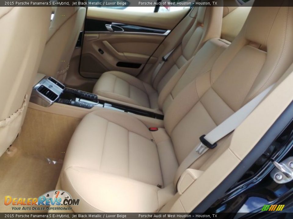 Rear Seat of 2015 Porsche Panamera S E-Hybrid Photo #26