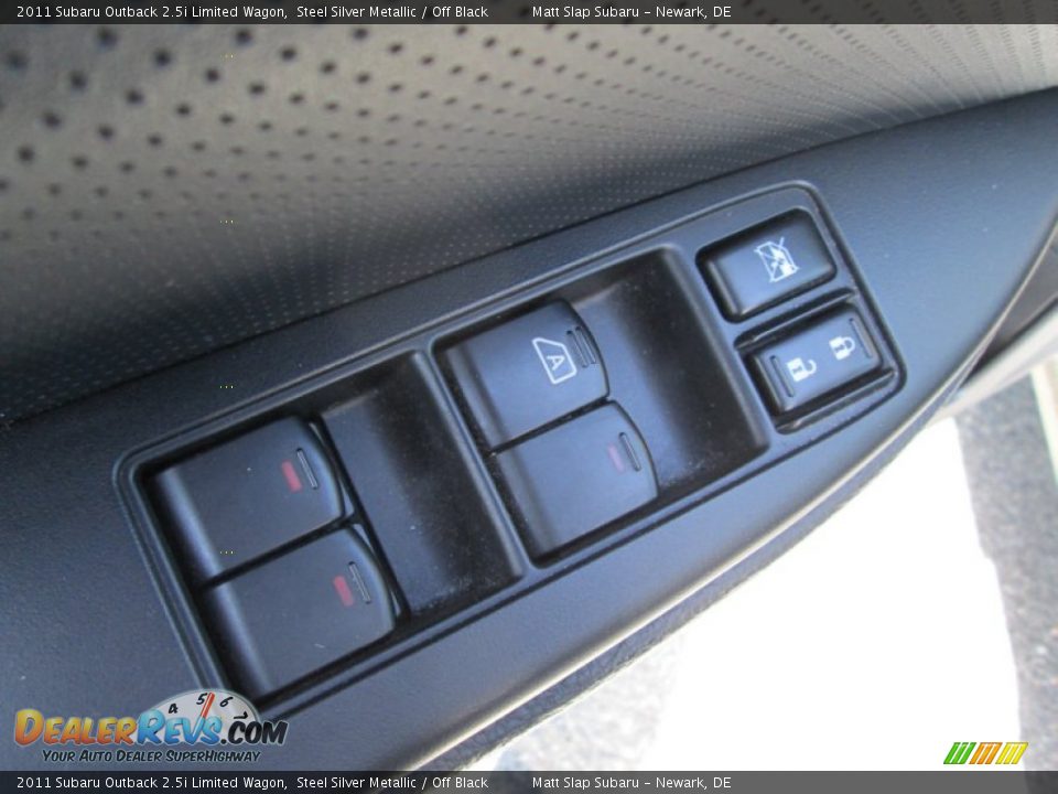 2011 Subaru Outback 2.5i Limited Wagon Steel Silver Metallic / Off Black Photo #13