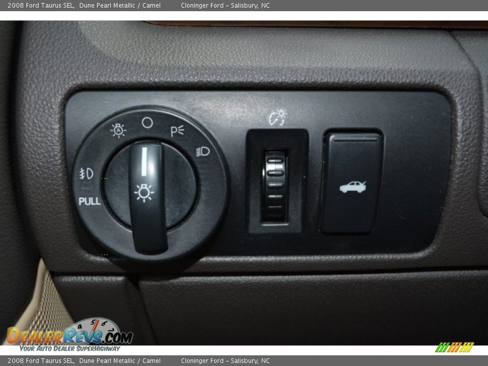 2008 Ford Taurus SEL Dune Pearl Metallic / Camel Photo #23