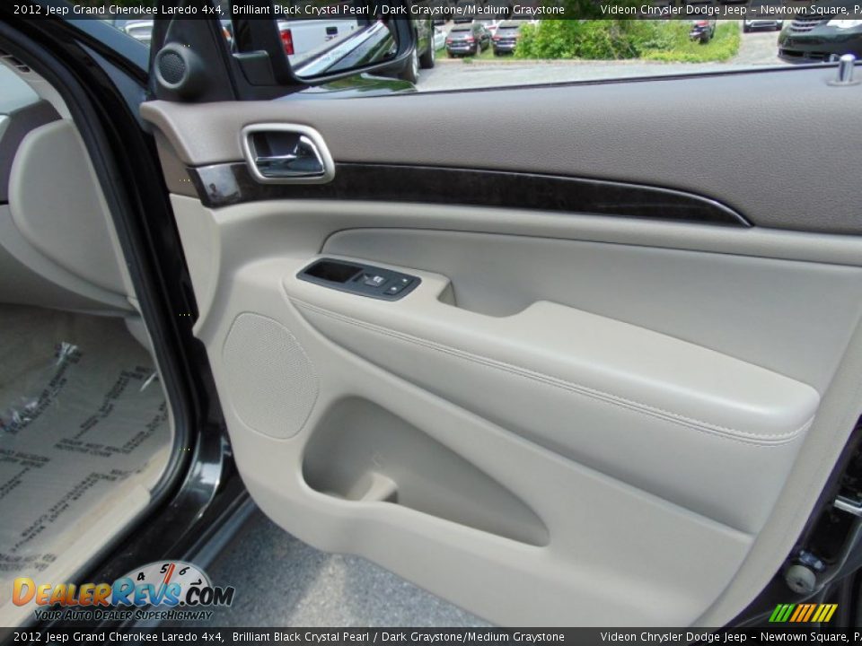 2012 Jeep Grand Cherokee Laredo 4x4 Brilliant Black Crystal Pearl / Dark Graystone/Medium Graystone Photo #5