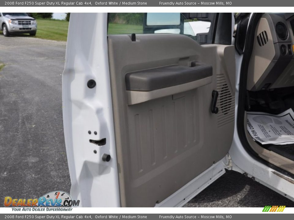 2008 Ford F250 Super Duty XL Regular Cab 4x4 Oxford White / Medium Stone Photo #12