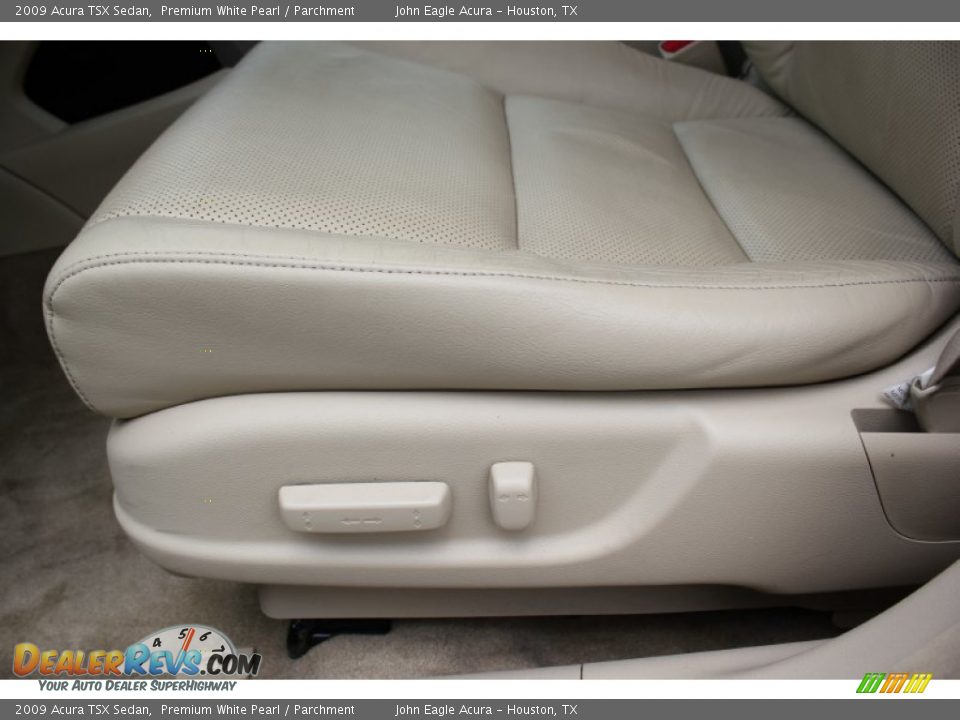 2009 Acura TSX Sedan Premium White Pearl / Parchment Photo #24