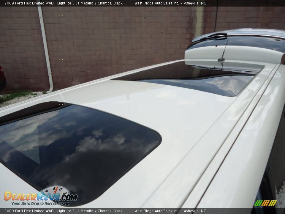 2009 Ford Flex Limited AWD Light Ice Blue Metallic / Charcoal Black Photo #14