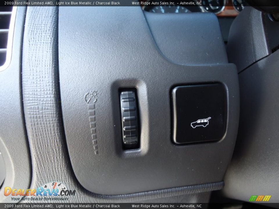 2009 Ford Flex Limited AWD Light Ice Blue Metallic / Charcoal Black Photo #23
