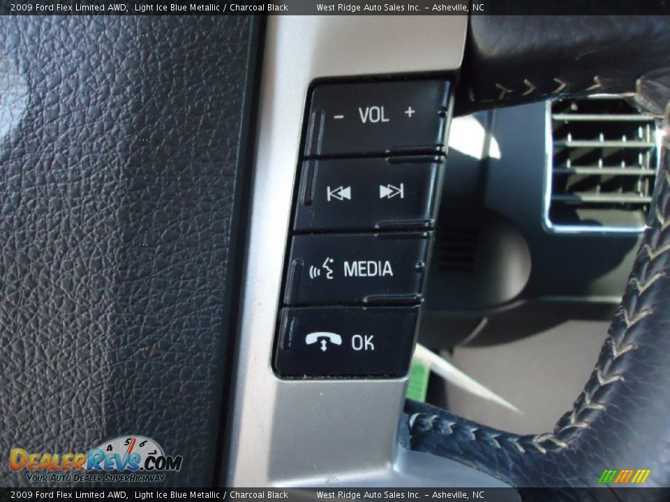 2009 Ford Flex Limited AWD Light Ice Blue Metallic / Charcoal Black Photo #25