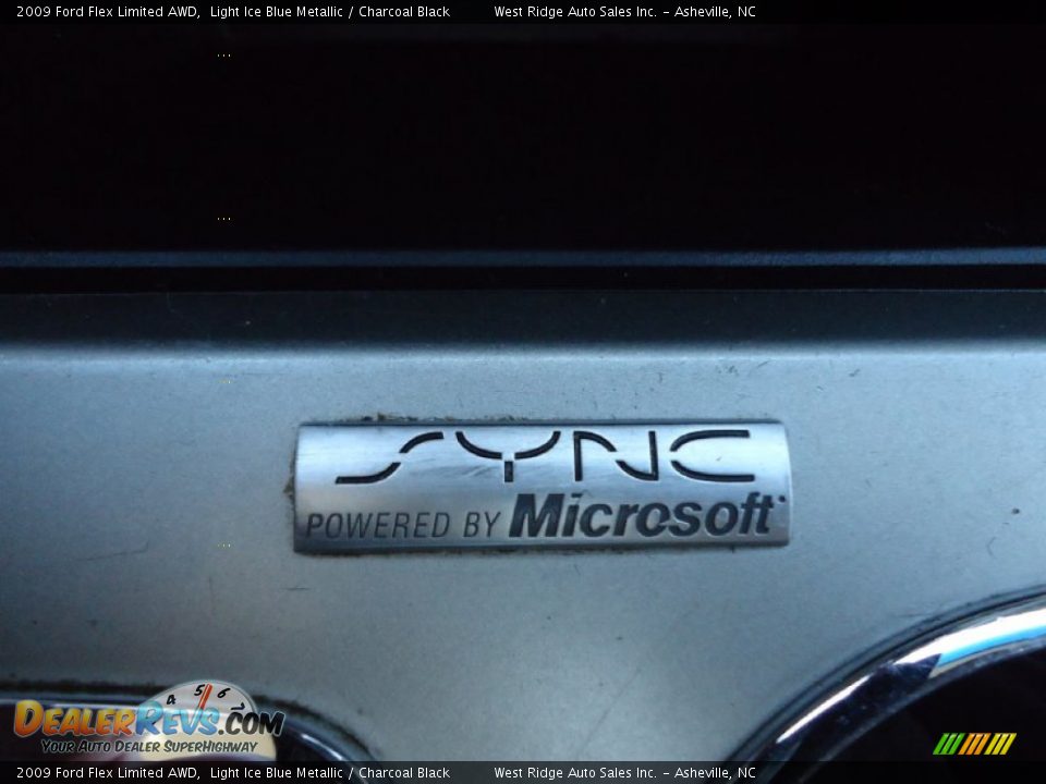 2009 Ford Flex Limited AWD Light Ice Blue Metallic / Charcoal Black Photo #32
