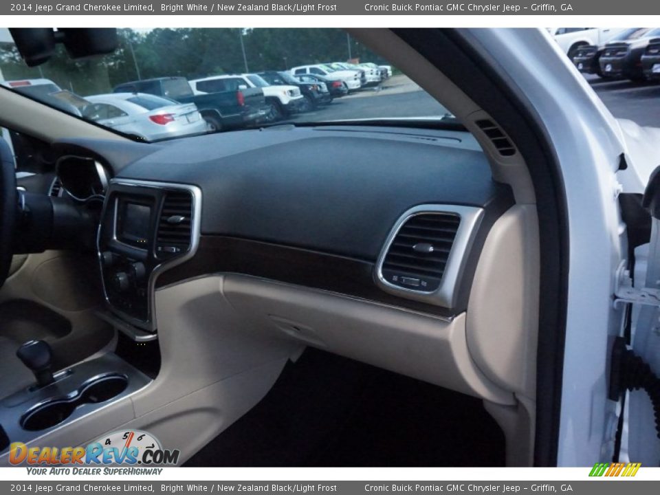 2014 Jeep Grand Cherokee Limited Bright White / New Zealand Black/Light Frost Photo #20