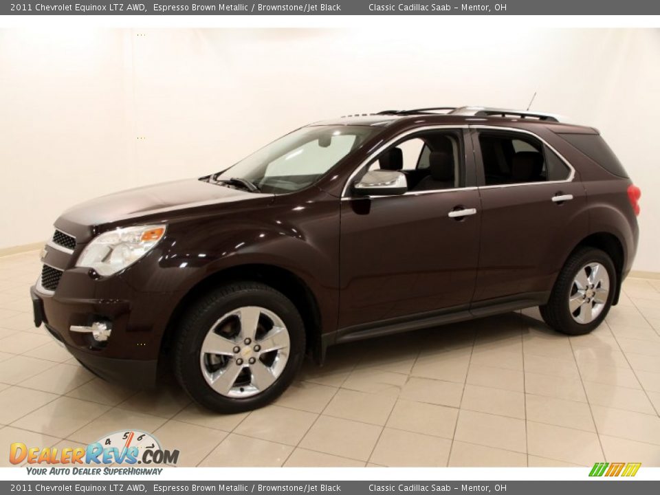 Front 3/4 View of 2011 Chevrolet Equinox LTZ AWD Photo #3