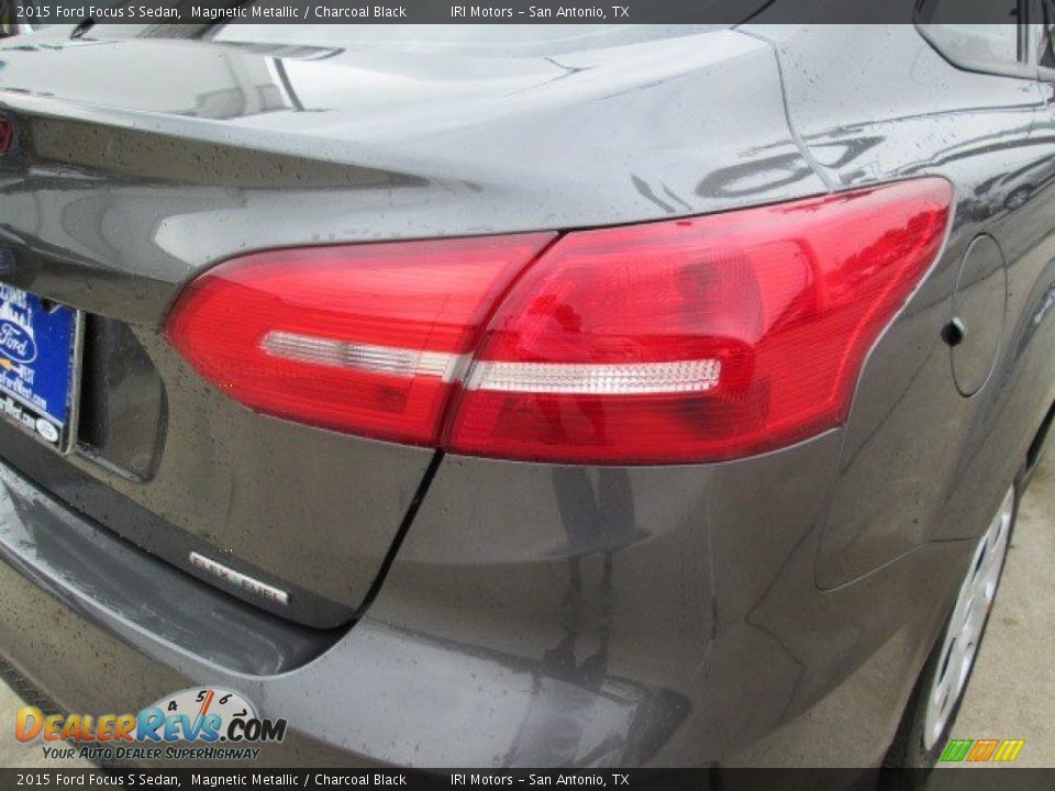 2015 Ford Focus S Sedan Magnetic Metallic / Charcoal Black Photo #15