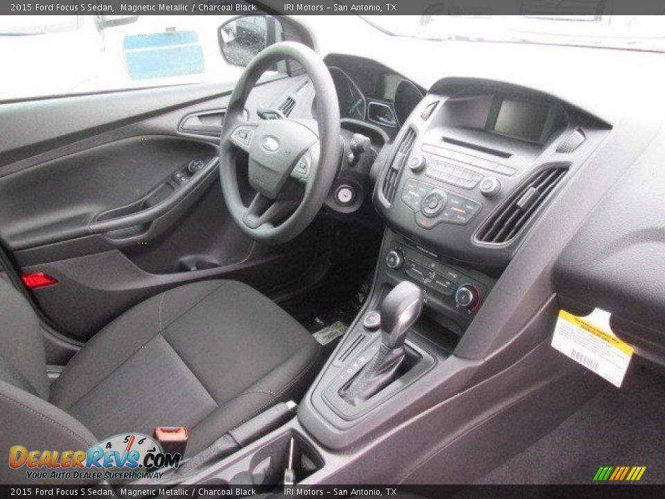 2015 Ford Focus S Sedan Magnetic Metallic / Charcoal Black Photo #24
