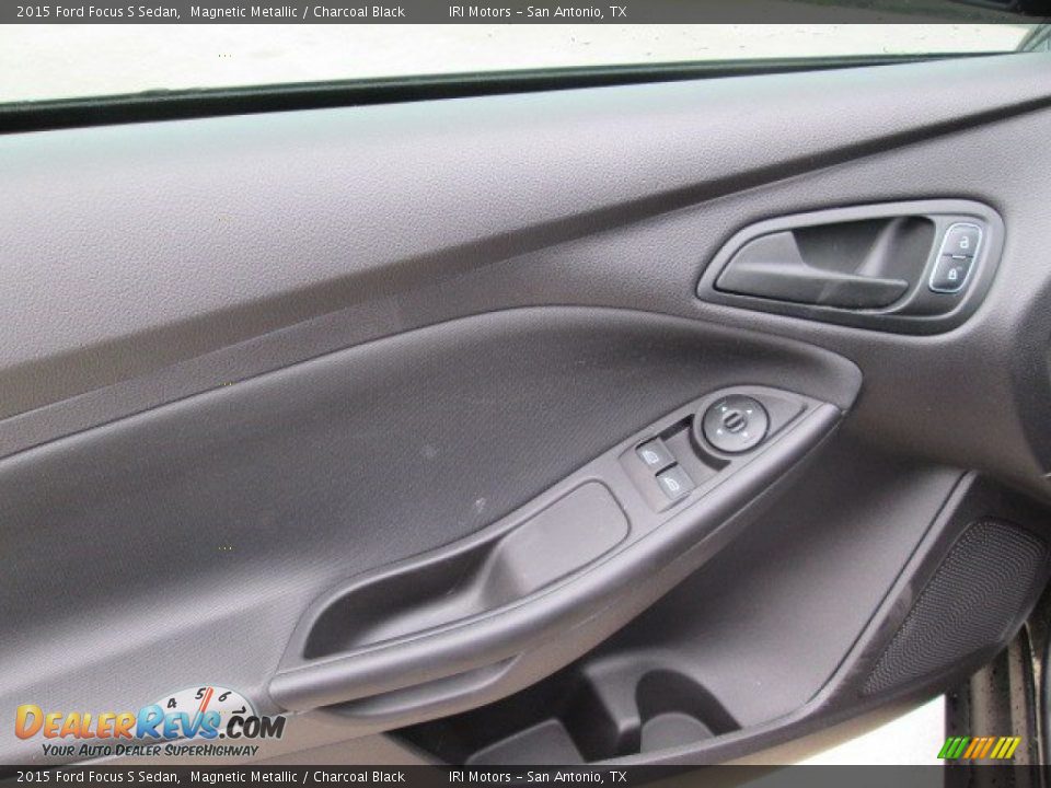 2015 Ford Focus S Sedan Magnetic Metallic / Charcoal Black Photo #29