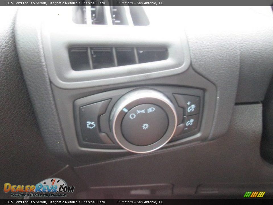 2015 Ford Focus S Sedan Magnetic Metallic / Charcoal Black Photo #31