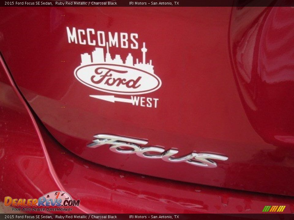 2015 Ford Focus SE Sedan Ruby Red Metallic / Charcoal Black Photo #16