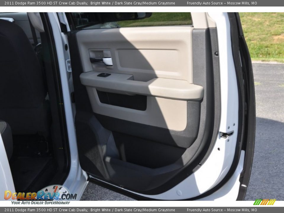 2011 Dodge Ram 3500 HD ST Crew Cab Dually Bright White / Dark Slate Gray/Medium Graystone Photo #15