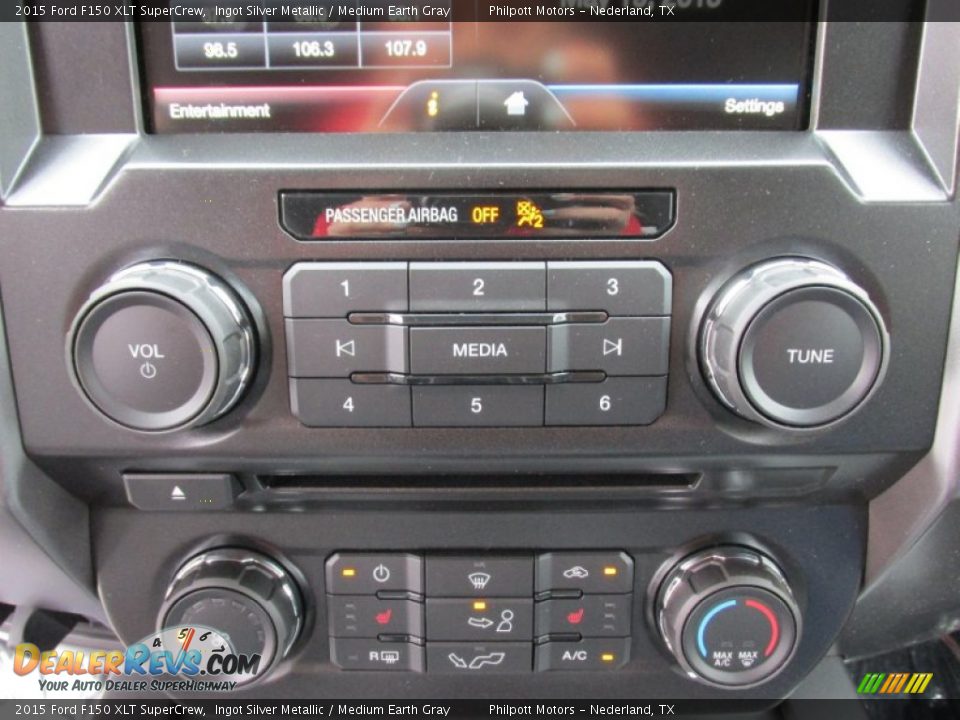 2015 Ford F150 XLT SuperCrew Ingot Silver Metallic / Medium Earth Gray Photo #28