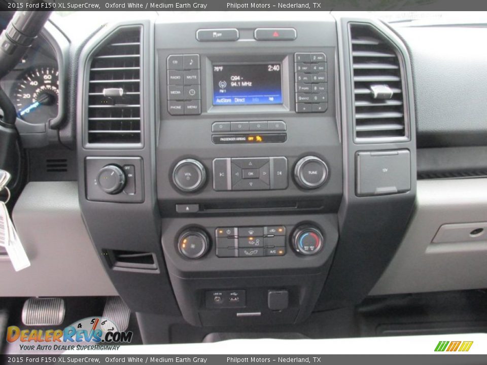 2015 Ford F150 XL SuperCrew Oxford White / Medium Earth Gray Photo #23