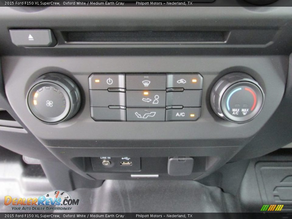 2015 Ford F150 XL SuperCrew Oxford White / Medium Earth Gray Photo #26