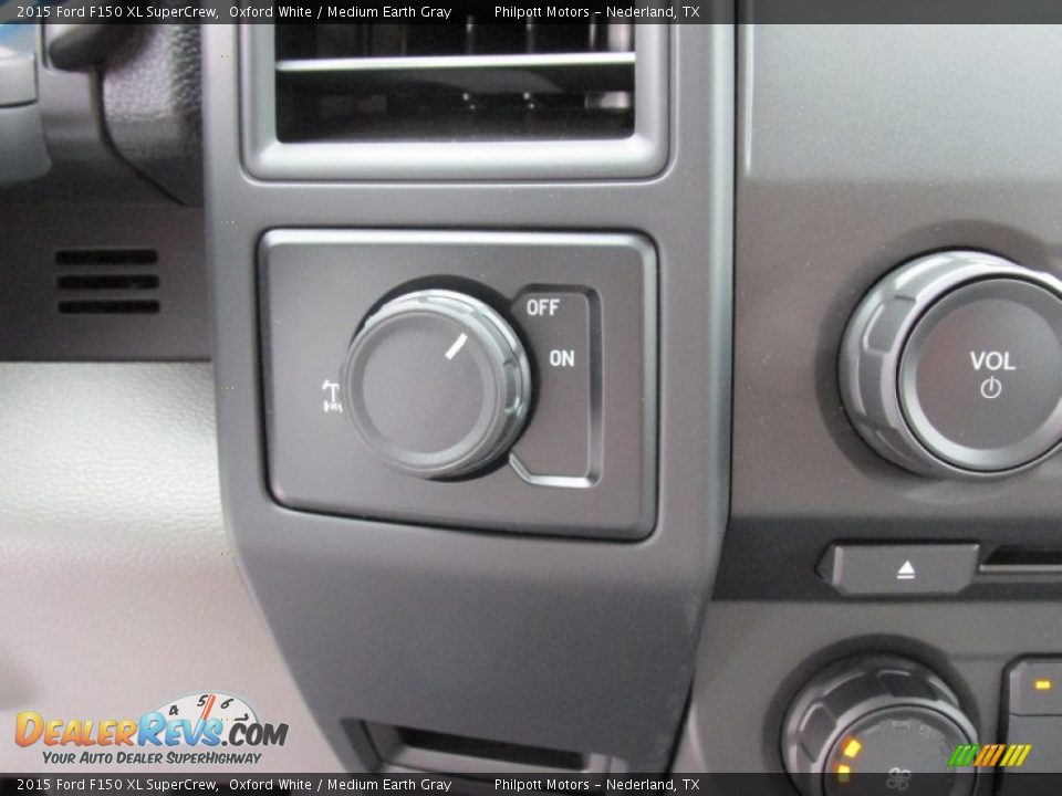 2015 Ford F150 XL SuperCrew Oxford White / Medium Earth Gray Photo #27