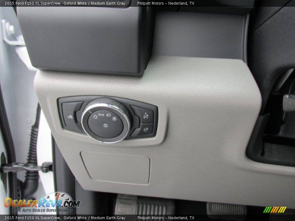 2015 Ford F150 XL SuperCrew Oxford White / Medium Earth Gray Photo #30