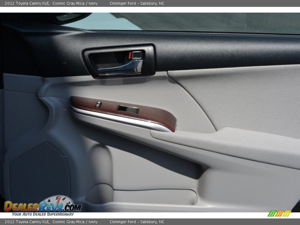 2012 Toyota Camry XLE Cosmic Gray Mica / Ivory Photo #16