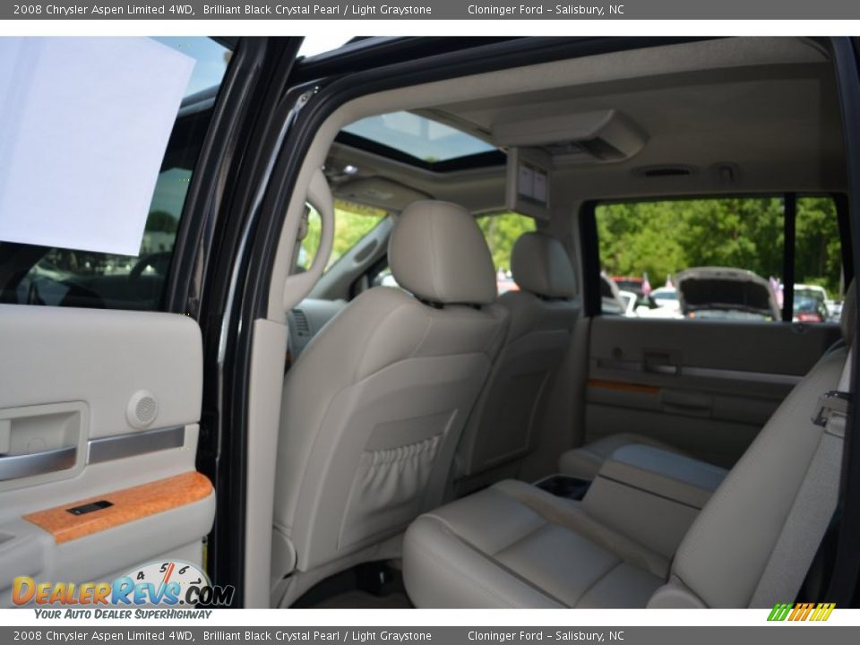 2008 Chrysler Aspen Limited 4WD Brilliant Black Crystal Pearl / Light Graystone Photo #13