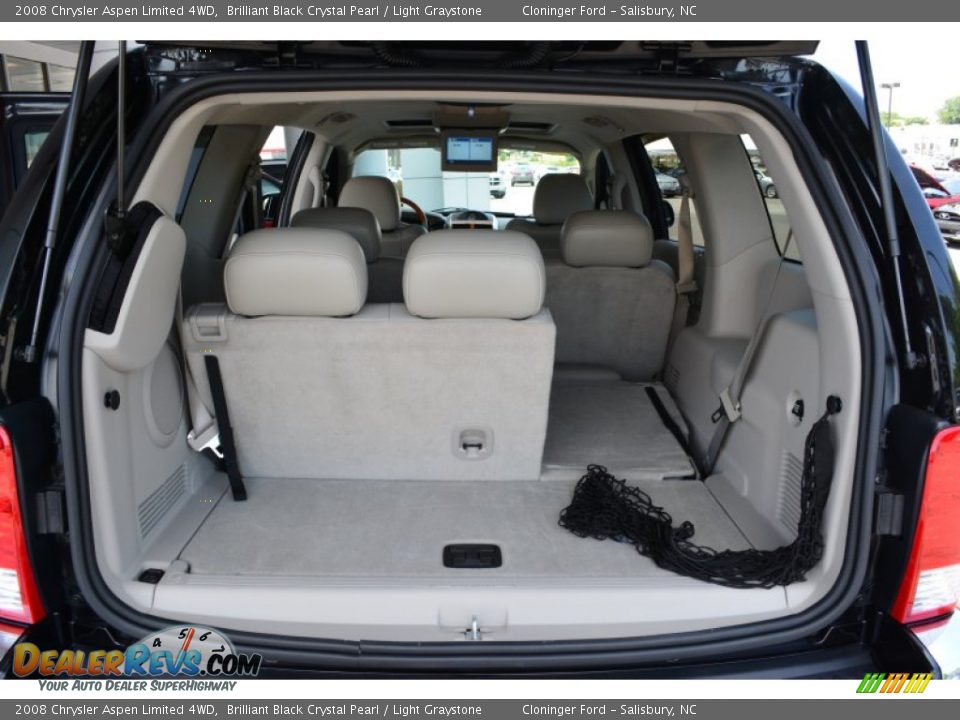 2008 Chrysler Aspen Limited 4WD Brilliant Black Crystal Pearl / Light Graystone Photo #14