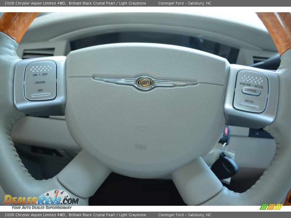 2008 Chrysler Aspen Limited 4WD Brilliant Black Crystal Pearl / Light Graystone Photo #28
