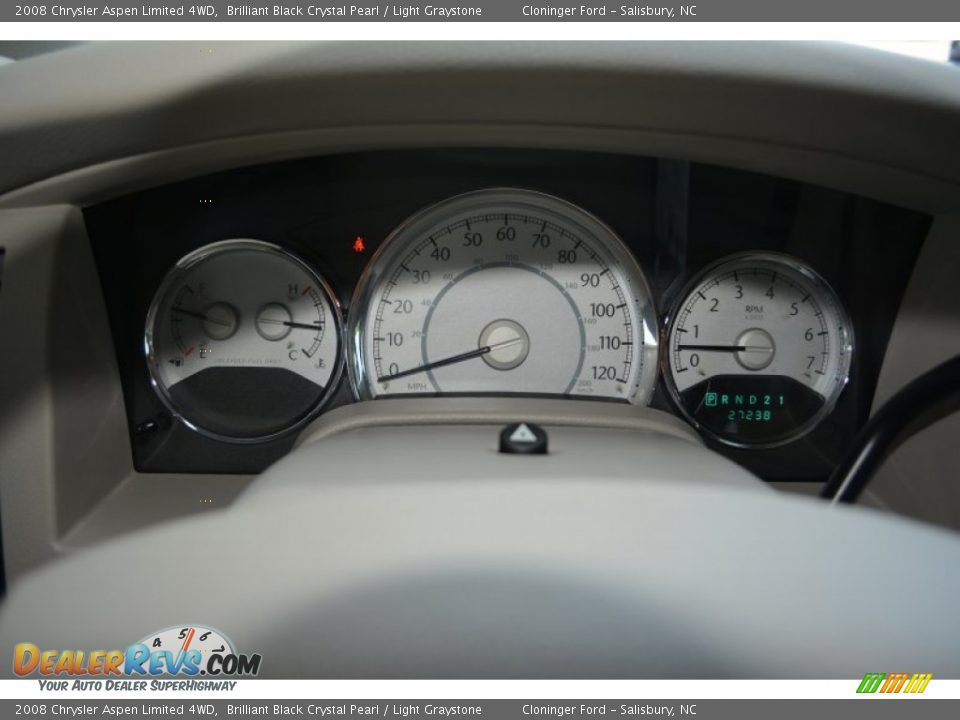 2008 Chrysler Aspen Limited 4WD Brilliant Black Crystal Pearl / Light Graystone Photo #29